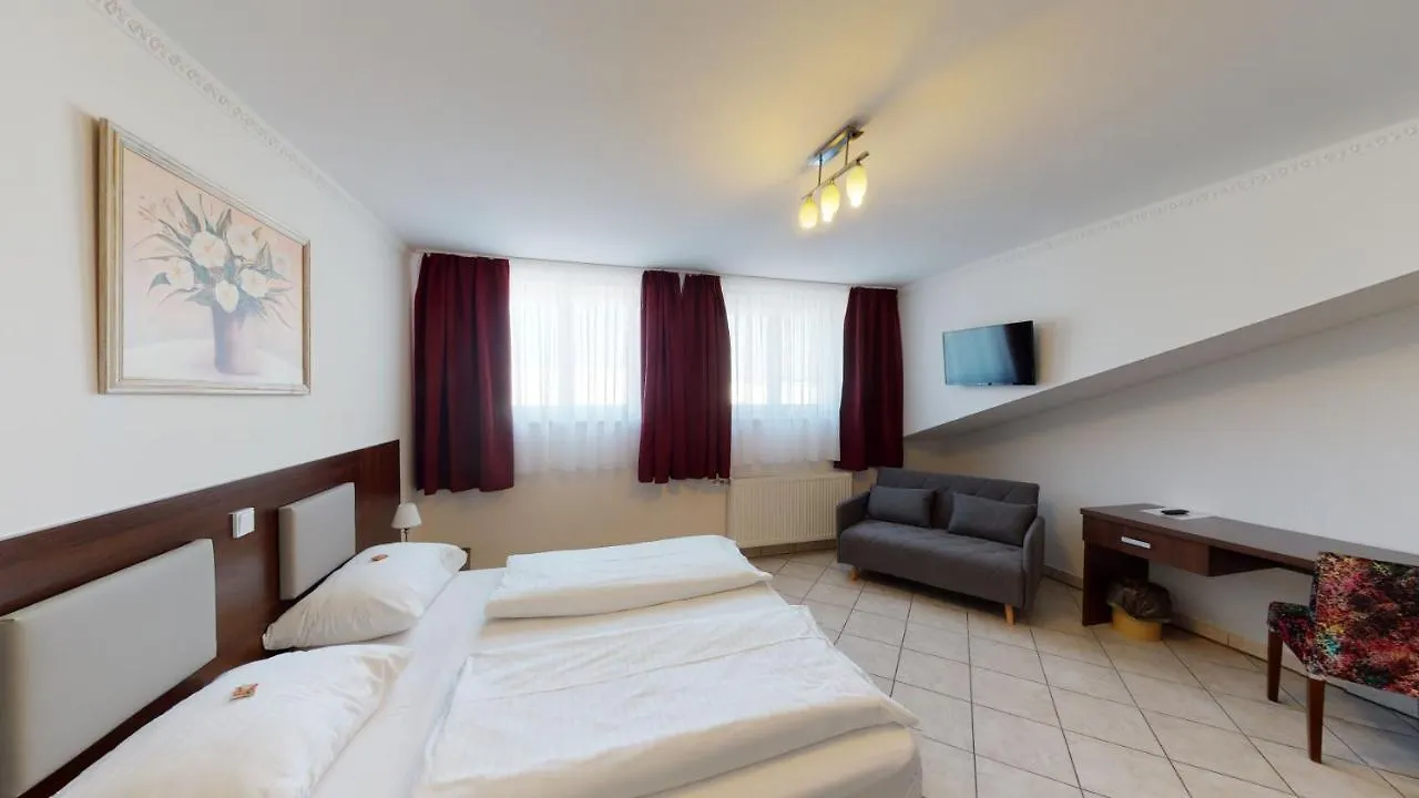 Hotel San Marco Lannach 4*,